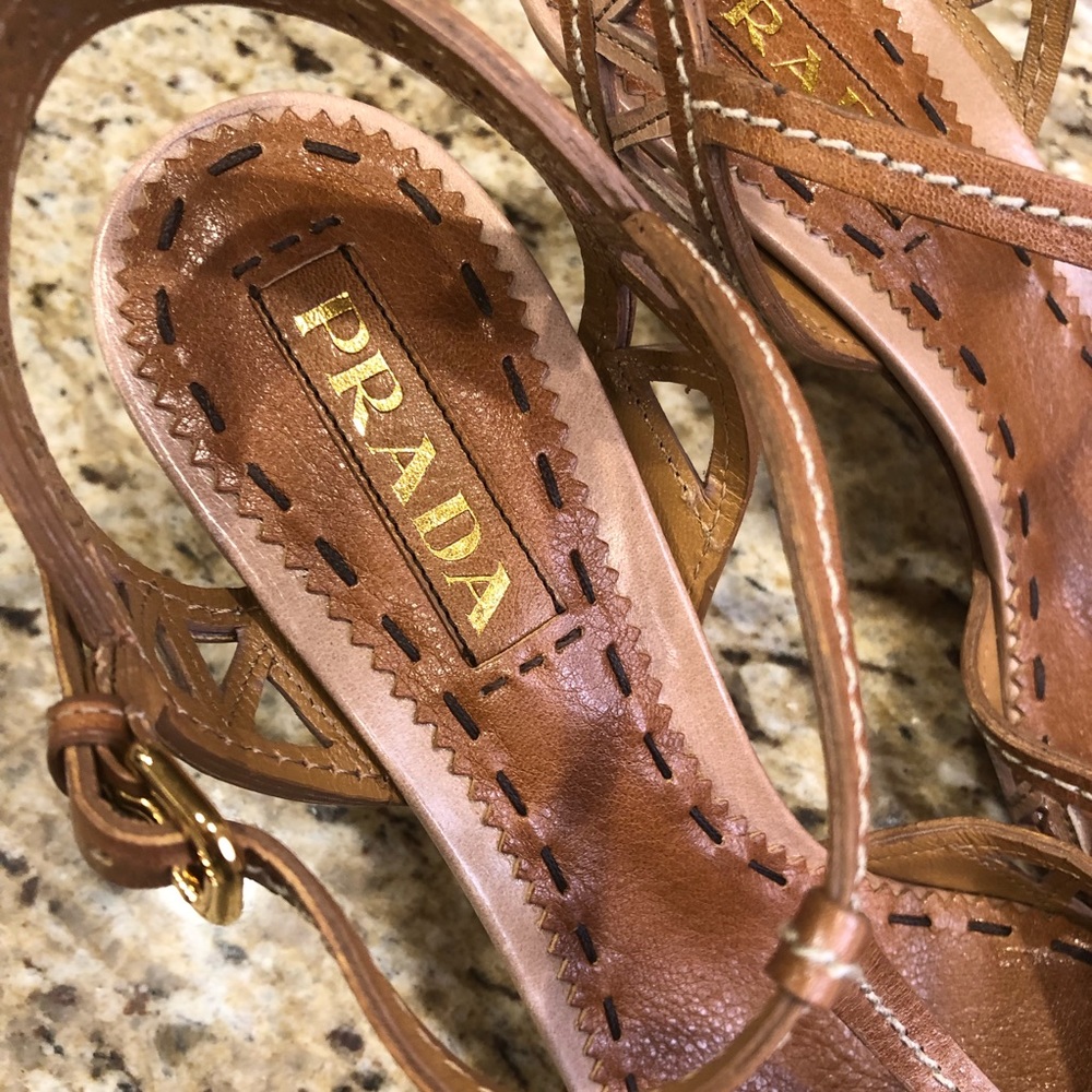 RARE‼️ Prada Laser Cut Ankle Strap Pumps in Tan Leather 37.5 - Picture 8 of 12